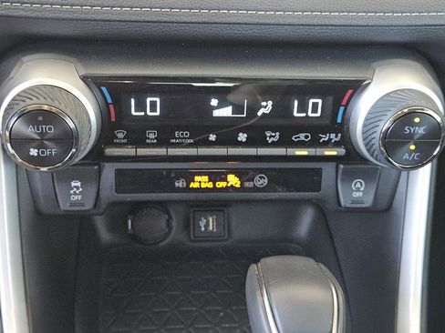 Used 2023 Toyota RAV4 XLE Premium image 13