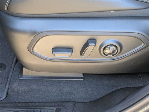 New 2025 Jeep Grand Cherokee L Altitude image 13