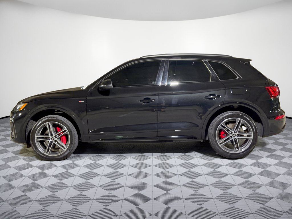 Certified 2025 Audi Q5 e Premium Plus w/ Premium Plus Package AWD/4WD image 2