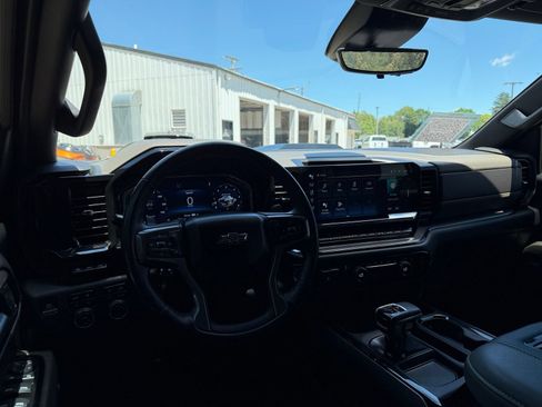 Used 2022 Chevrolet Silverado 1500 ZR2 w/ Technology Package AWD/4WD image 17