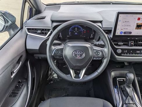 Used 2025 Toyota Corolla SE w/ SE Premium Package FWD image 16