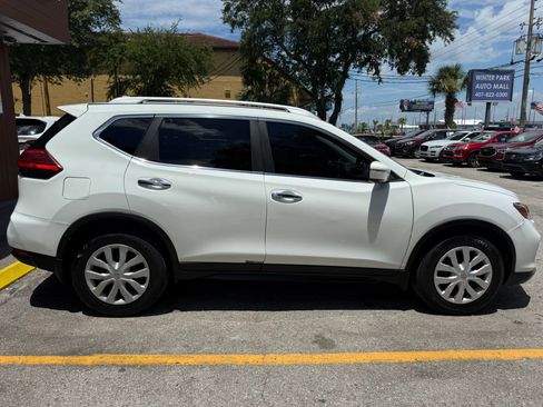 Used 2017 Nissan Rogue S w/ S Appearance Package FWD image 5