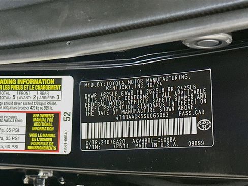 Used 2025 Toyota Camry SE FWD image 12