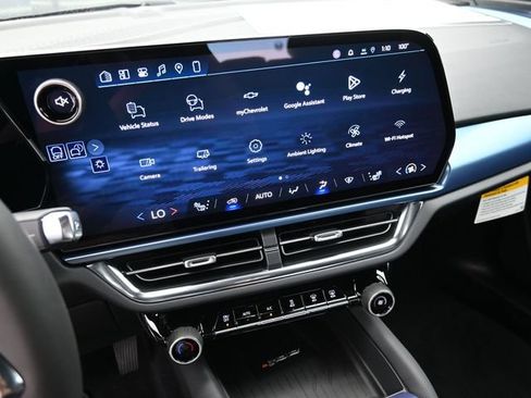 New 2026 Chevrolet Equinox EV LT FWD image 24