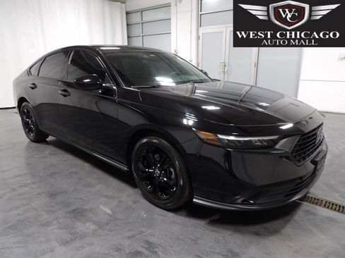 Used 2025 Honda Accord SE image 1