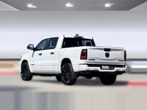 Used 2024 RAM 1500 Laramie AWD/4WD image 3
