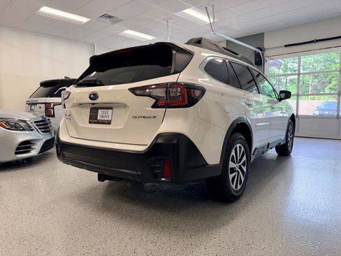 Used 2020 Subaru Outback Premium AWD/4WD image 9
