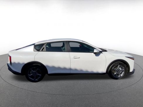 Used 2025 Kia K4 LXS image 16