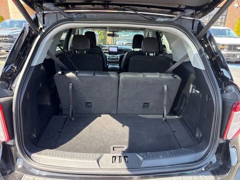 Certified 2022 Ford Explorer XLT w/ Equipment Group 202A image 11