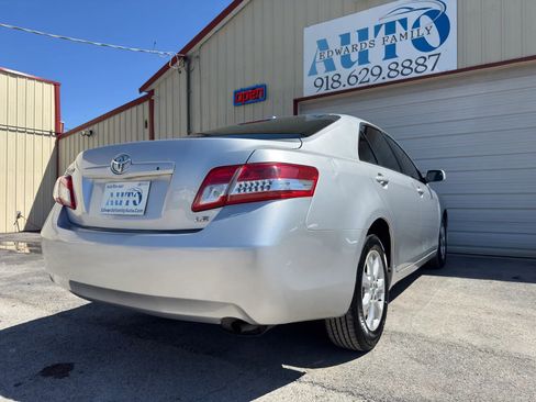 Used 2011 Toyota Camry LE w/ LE Extra-Value Pkg FWD image 23