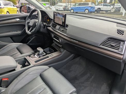 Used 2023 Audi Q5 e Premium Plus w/ Premium Plus Package AWD/4WD image 41