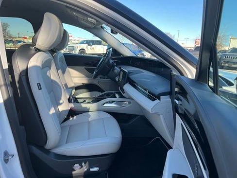 Used 2026 Lincoln Nautilus Premier image 25