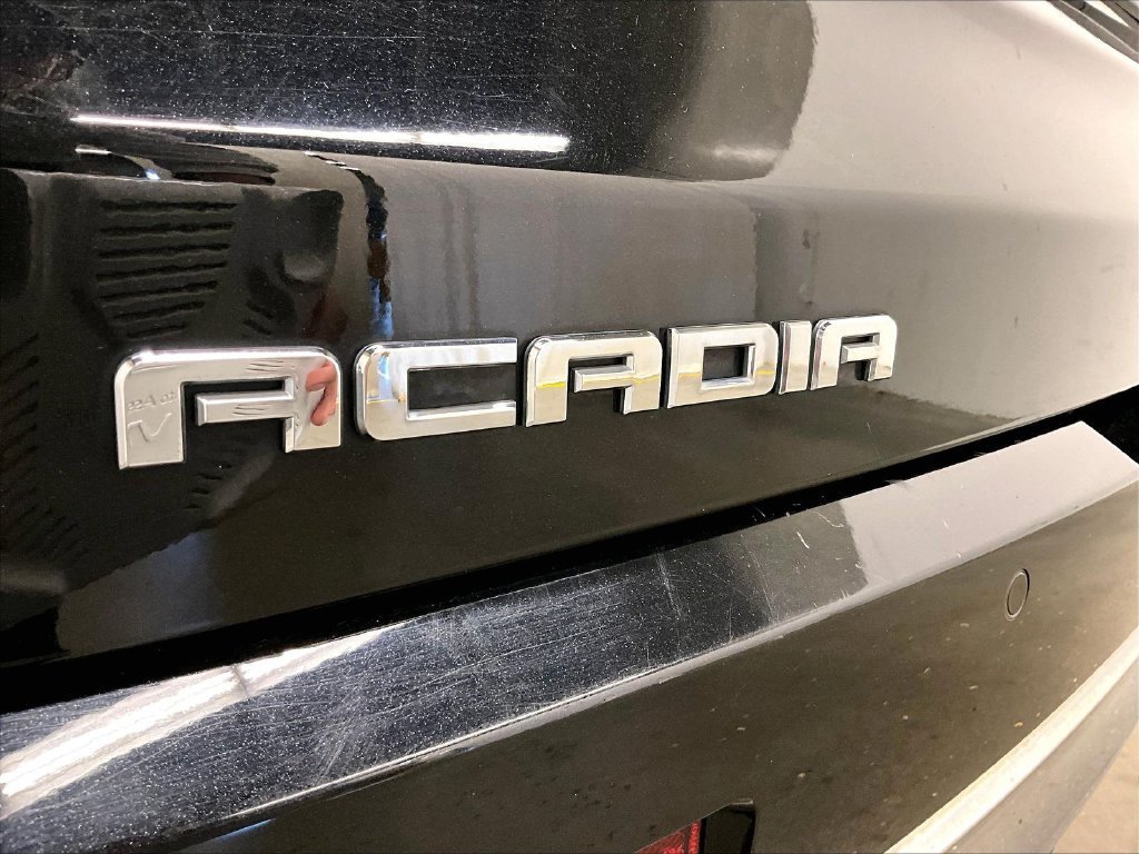 Used 2018 GMC Acadia Denali w/ Technology Package AWD/4WD image 24