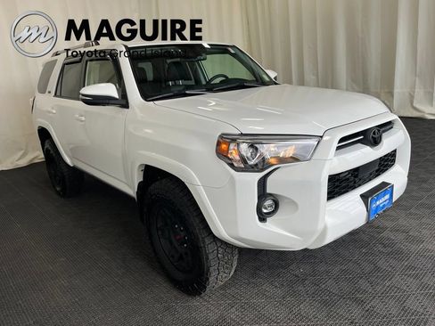 Used 2021 Toyota 4Runner SR5 Premium w/ Moonroof Package AWD/4WD image 33