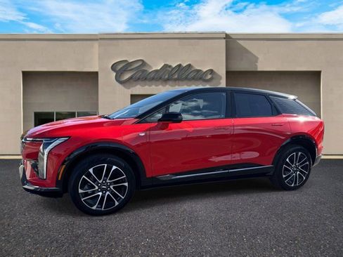 Certified 2025 Cadillac Optiq Sport 1 AWD/4WD image 8