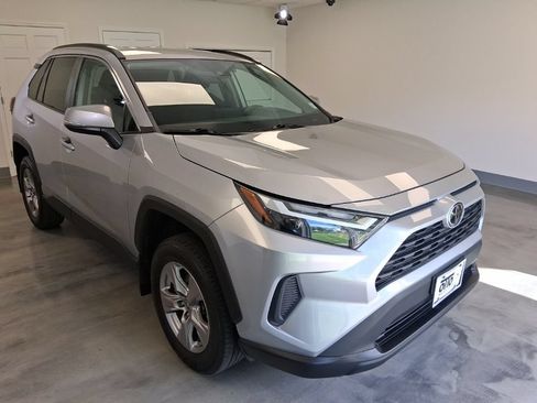 Used 2022 Toyota RAV4 XLE AWD/4WD image 1