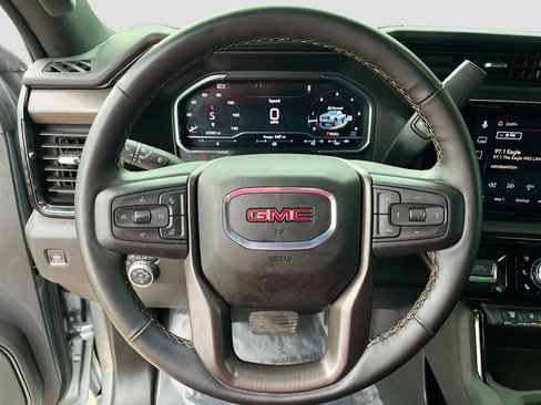 Used 2025 GMC Sierra 2500 AT4 w/ AT4 Premium Plus Package image 11