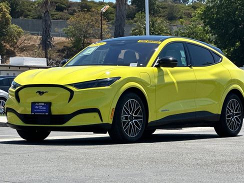 Certified 2025 Ford Mustang Mach-E Premium AWD/4WD image 7