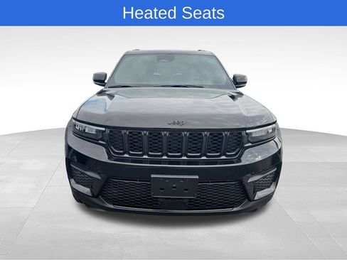 Used 2023 Jeep Grand Cherokee Altitude AWD/4WD image 10