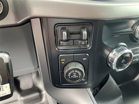 New 2025 Ford F150 XLT w/ Equipment Group 301A Standard image 24