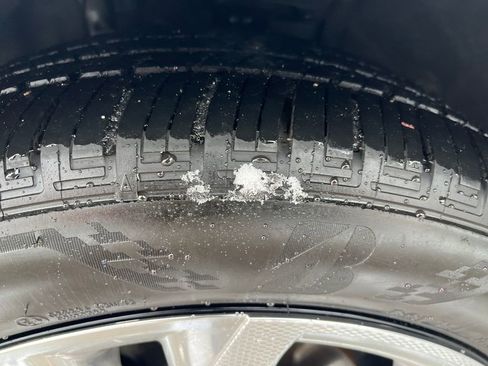 Certified 2024 Toyota Sienna Platinum image 32