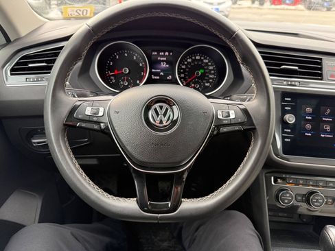 Used 2021 Volkswagen Tiguan SE w/ Panoramic Sunroof Package AWD/4WD image 23