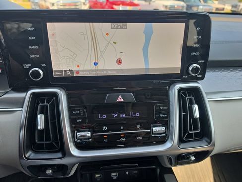 Used 2023 Kia Sorento S w/ Panoramic Sunroof Package FWD image 22