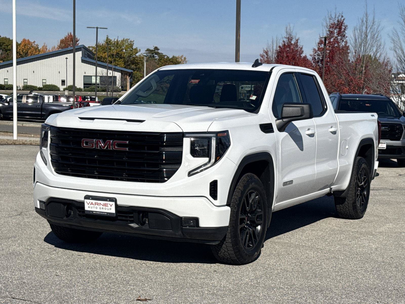 Used 2023 GMC Sierra 1500 Elevation AWD/4WD image 1