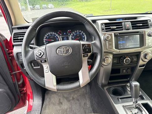 Used 2017 Toyota 4Runner SR5 Premium AWD/4WD image 16