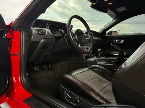 Used 2018 Ford Mustang GT w/ Black Accent Pkg RWD image 34