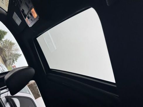 Used 2022 Toyota Tacoma TRD Off-Road w/ TRD Premium Off Road Package image 8