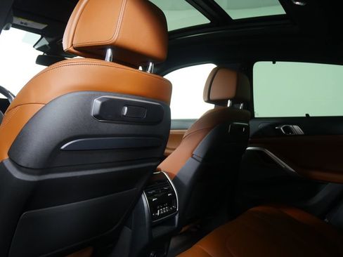 Used 2024 BMW X6 xDrive40i w/ Executive Package image 16