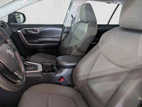 Used 2022 Toyota RAV4 XLE w/ Convenience Package FWD image 17