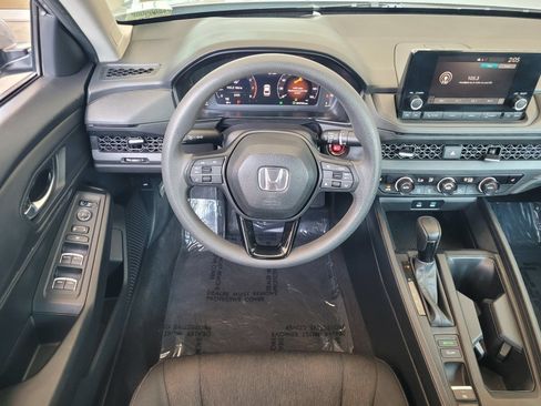 Used 2023 Honda Accord EX image 11