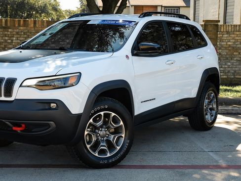 Used 2022 Jeep Cherokee Trailhawk w/ Premium Leather Package image 13