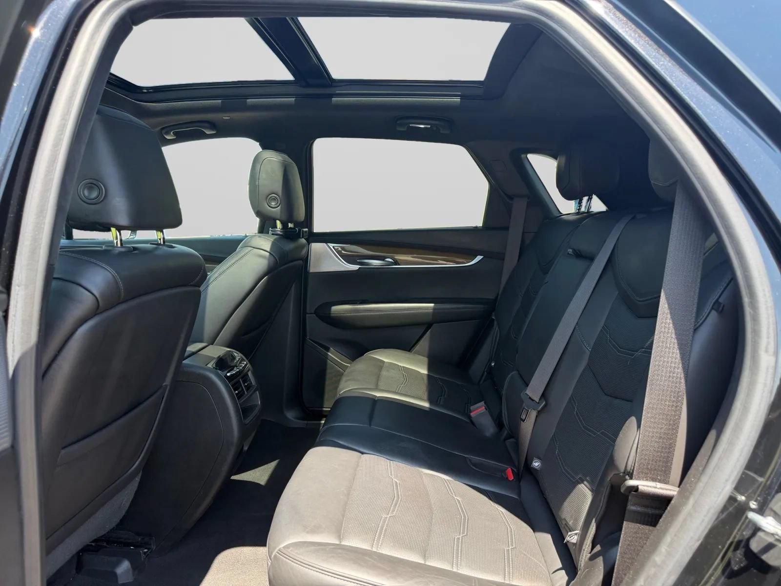 Used 2020 Cadillac XT5 Premium Luxury w/ Platinum Package AWD/4WD image 26