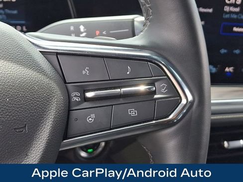Used 2025 Chevrolet Suburban Premier AWD/4WD image 8
