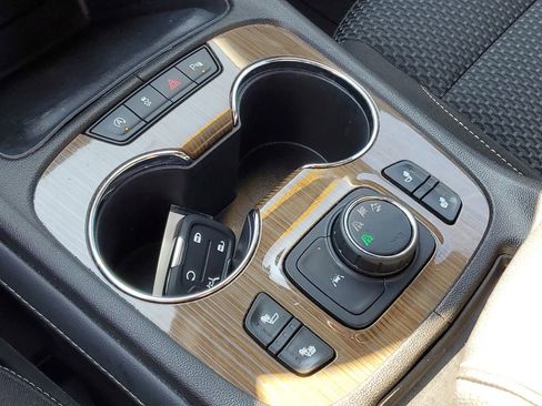 Used 2023 GMC Acadia SLE w/ Driver Convenience Package image 20