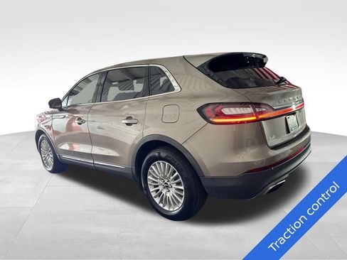 Used 2019 Lincoln Nautilus Premier AWD/4WD image 7
