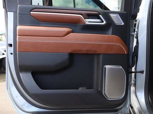 Used 2025 GMC Sierra 3500 Denali Ultimate image 26