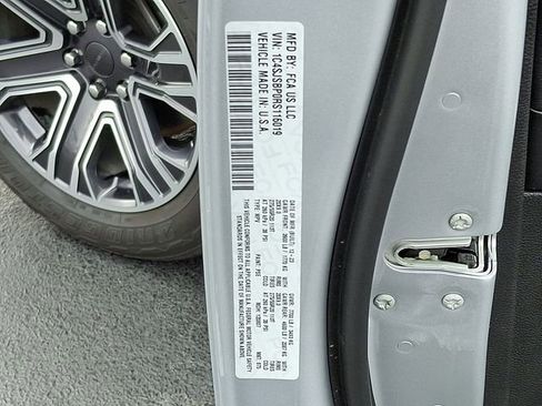 Used 2024 Jeep Wagoneer L Series II w/ Flexible Seating Group image 26