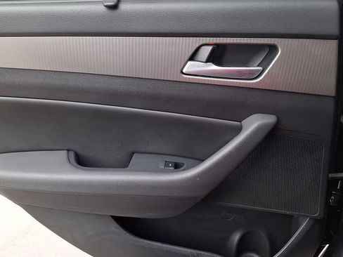 Used 2018 Hyundai Sonata Limited image 13