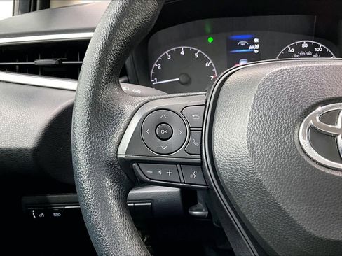 Used 2025 Toyota Corolla LE image 22