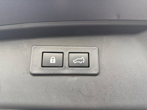 Used 2025 Subaru Outback Premium image 25