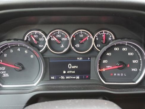 Used 2022 Chevrolet Silverado 1500 LT image 9