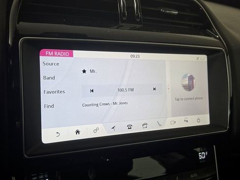 Used 2019 Jaguar XE Premium image 19