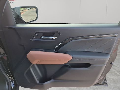 New 2026 GMC Canyon AT4 w/ AT4 Premium Package image 13