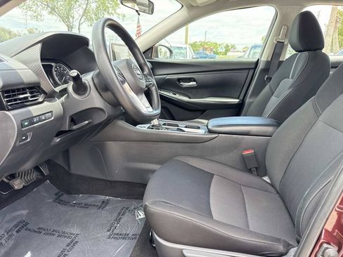 Certified 2025 Nissan Sentra SV FWD image 19