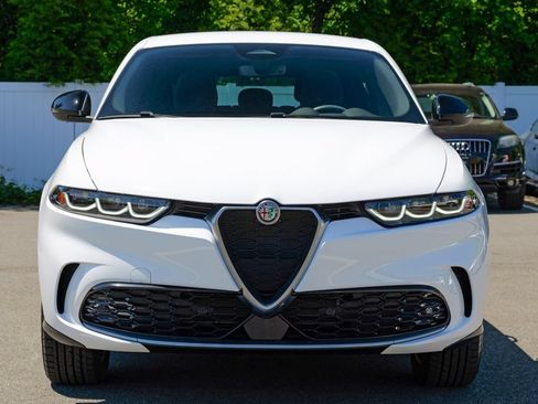 Used 2024 Alfa Romeo Tonale Ti AWD/4WD image 2