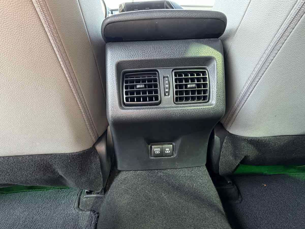 Used 2025 Toyota Camry SE FWD image 14